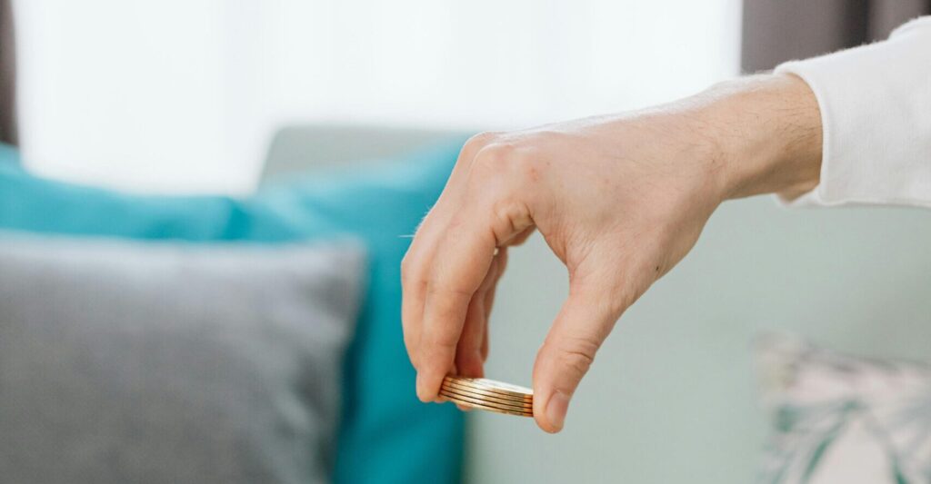 الادخار طويل الأمد مقابل الاستثمار: الفرق وأيهما أفضل للأسرة