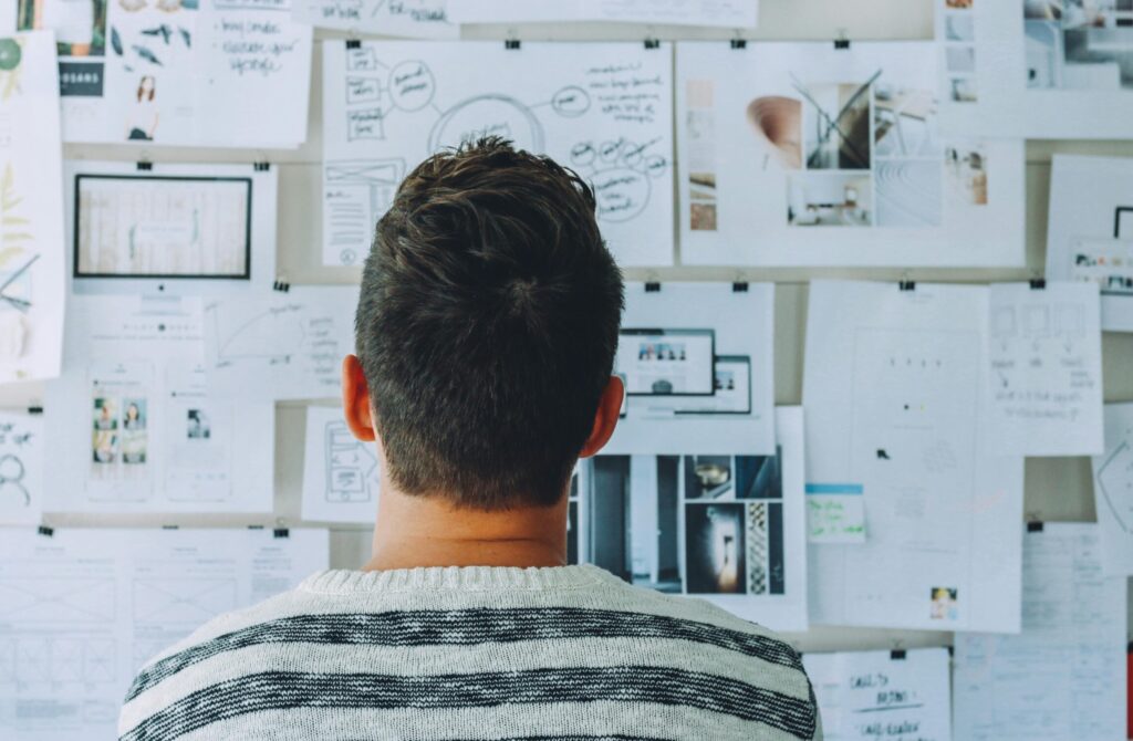 ثقافة الادخار: السرّ الخفي الذي ينقذ راتبك من التبخر كل شهر